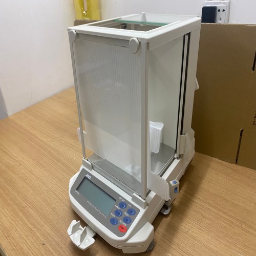 分析电子天平   GH-200    日本AND爱安德